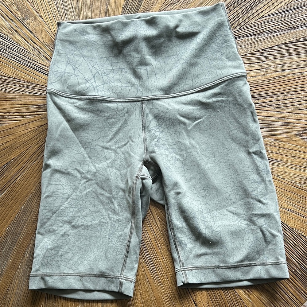 Lululemon High-Waisted Green/Gray Women's Shorts